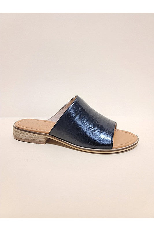 SLIDE SANDALS