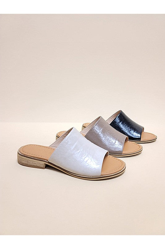 SLIDE SANDALS