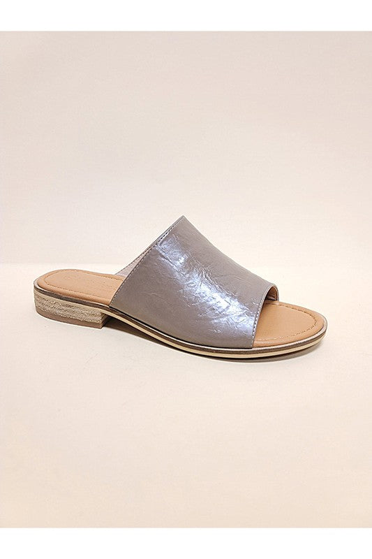 SLIDE SANDALS